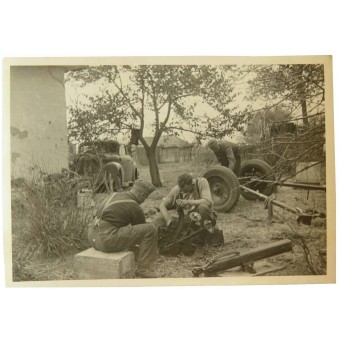 Pak 35 -korjaus ja puhdistus itärintamassa, 1941 vuotta, Ukraina. Espenlaub militaria